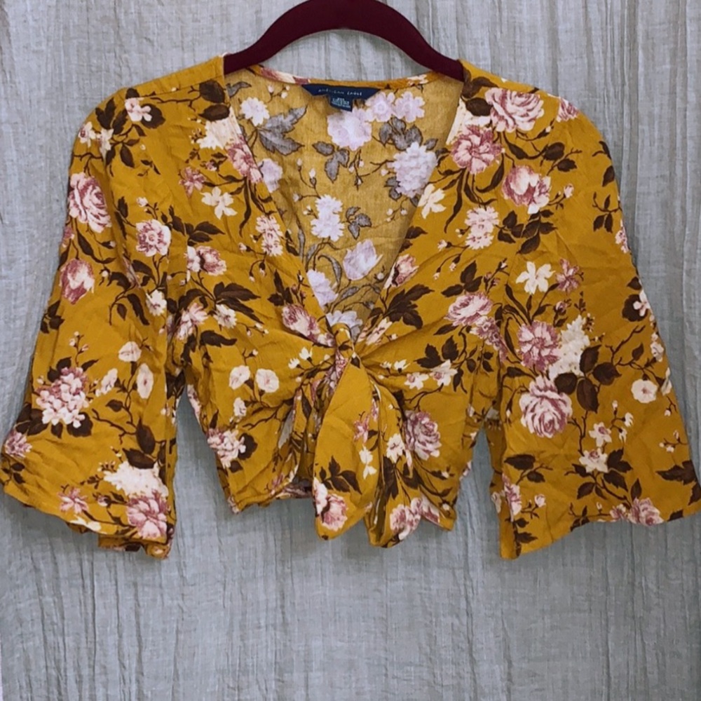 Xs American eagle Bell sleeved floral wrap top